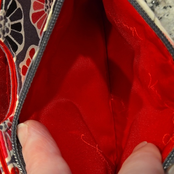 VERA BRADLEY CHERRY BLOSSOMS YOUR TURN  SMART PHONE WRISTLET LOCK WALLET. FLAW. - Picture 7 of 8